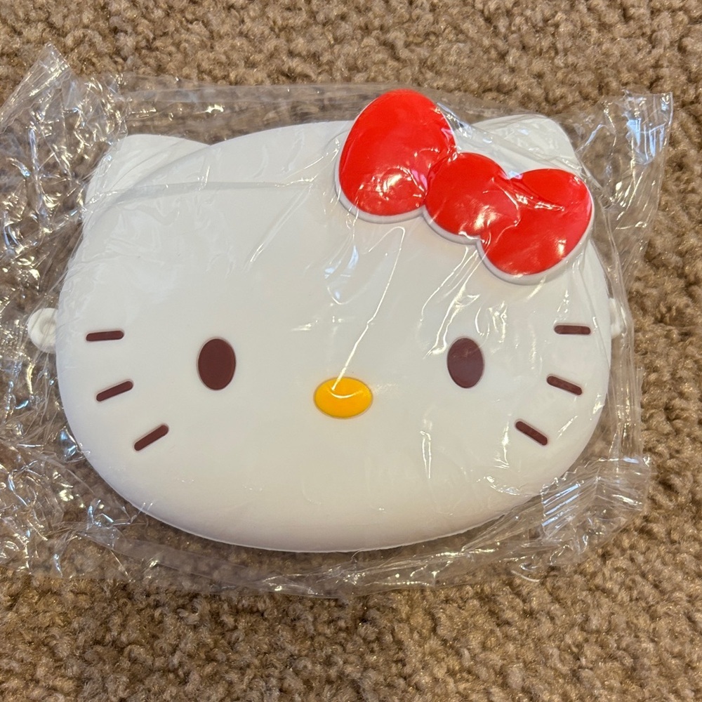 New Hello Kitty White and Red Bow Coin purse